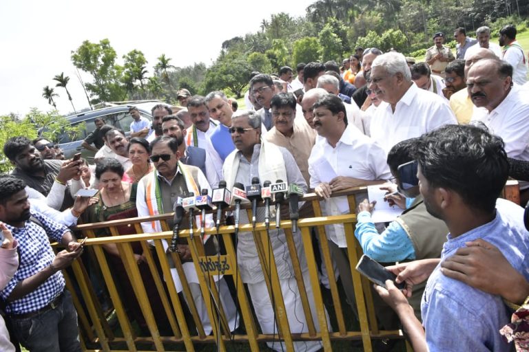 ಕಾಂಗ್ರೆಸ್ ಪಕ್ಷದಲ್ಲಿ ಶೆಟ್ಟರ್ ಅವರಿಗೆ ಯಾವುದೇ ಅನ್ಯಾಯ, ಅವಮಾನ ಆಗಿಲ್ಲ ಕಾಂಗ್ರೆಸ್ ಪಕ್ಷದಲ್ಲಿ ಶೆಟ್ಟರ್ ಅವರಿಗೆ ಯಾವುದೇ ಅನ್ಯಾಯ, ಅವಮಾನ ಆಗಿಲ್ಲ