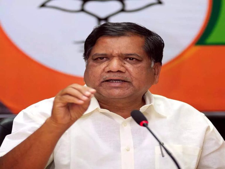 ಪರಿಷತ್ ಸದಸ್ಯ ಸ್ಥಾನಕ್ಕೆ ಜಗದೀಶ್ ಶೆಟ್ಟರ್ ರಾಜೀನಾಮೆ ಪರಿಷತ್ ಸದಸ್ಯ ಸ್ಥಾನಕ್ಕೆ ಜಗದೀಶ್ ಶೆಟ್ಟರ್ ರಾಜೀನಾಮೆ