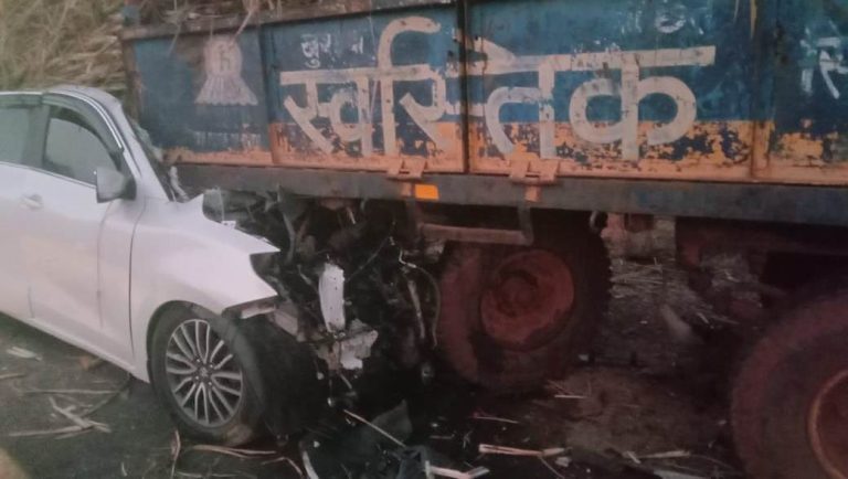 ಟ್ಯ್ರಾಕ್ಟರಗೆ ಕಾರು ಢಿಕ್ಕಿ: ನಾಲ್ವರು ಸ್ಥಳದಲ್ಲೇ ಸಾವು