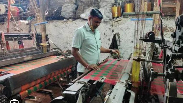 ಬಗೆಹರಿಯದ ನೇಕಾರ ಬಿಕ್ಕಟ್ಟು-ಪರಿಹಾರಕ್ಕೆ ಹೆಚ್ಚಿದ ಒತ್ತಡ