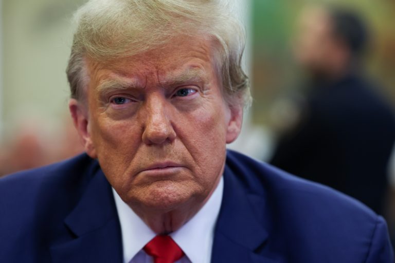 ಚುನಾವಣಾ ಸಮೀಕ್ಷೆಯಲ್ಲಿ ಟ್ರಂಪ್ ಮುನ್ನಡೆ