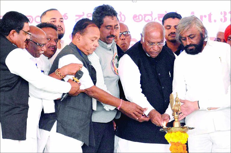 ಸಂವಿಧಾನ ರಕ್ಷಣೆಗೆ ಮೋದಿ ಕೆಳಗಿಳಿಸಿ