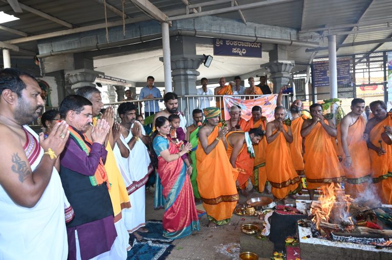ಮೋದಿ ಮತ್ತೆ ಪ್ರಧಾನಿ: ಧಾರವಾಡದಲ್ಲಿ ಚಂಡಿಕಾಯಾಗ