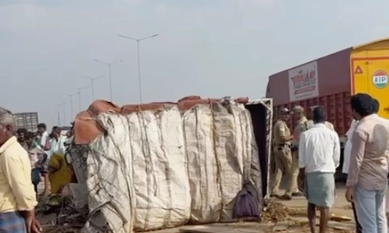 ಅಪಘಾತ: ಮೂವರು ಸೇರಿ 10 ಕುರಿಗಳು ಸಾವು