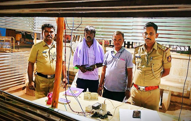 ಕುಳಗೇರಿ ಚೆಕ್‌ಪೋಸ್ಟ್‌ನಲ್ಲಿ ೧೭.೨೮ ಲಕ್ಷ ರೂ. ಜಪ್ತಿ