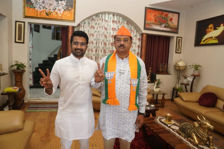 ಚಿಕ್ಕೋಡಿ: ಅಣ್ಣಾಸಾಹೇಬ್ ನಾಮಪತ್ರ ಸಲ್ಲಿಕೆ