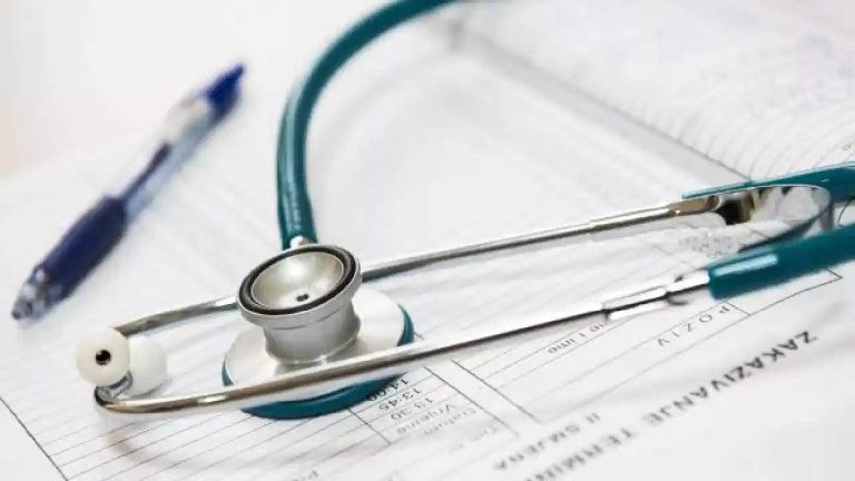 ನೀಟ್ ಫಲಿತಾಂಶ: ತರಾತುರಿಯಲ್ಲಿ ಫಲಿತಾಂಶ ಬಿಡುಗಡೆ ಮಾಡಿದ್ದು ಯಾಕೆ? ನೀಟ್ ಫಲಿತಾಂಶ: ತರಾತುರಿಯಲ್ಲಿ ಫಲಿತಾಂಶ ಬಿಡುಗಡೆ ಮಾಡಿದ್ದು ಯಾಕೆ?