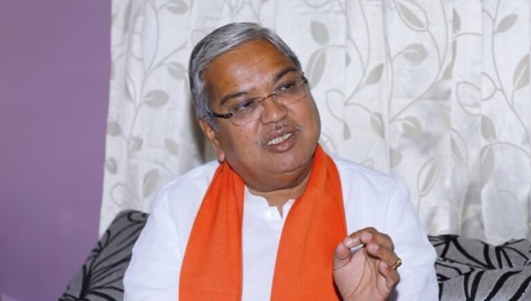 ಆಂತರಿಕ ಕುರ್ಚಿ ಕಚ್ಚಾಟದಲ್ಲಿ ಸರ್ಕಾರ ಸಂಪೂರ್ಣ ನಿಷ್ಕ್ರಿಯ