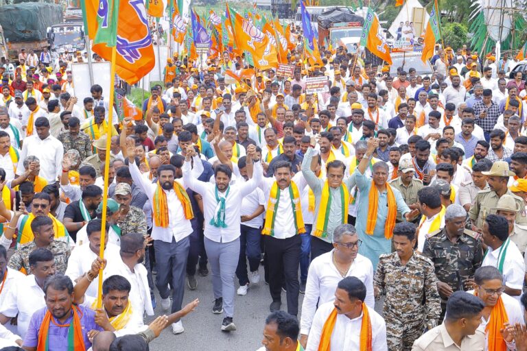 ‘ಕೈ’ ನೆರಳಿನಲ್ಲಿ ತನಿಖೆ