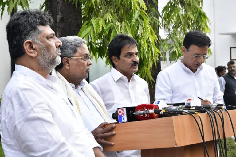 ಬಿಜೆಪಿ-ಜೆಡಿಎಸ್‌ ಪಿತೂರಿಗೆ ಜಗ್ಗುವುದಿಲ್ಲ