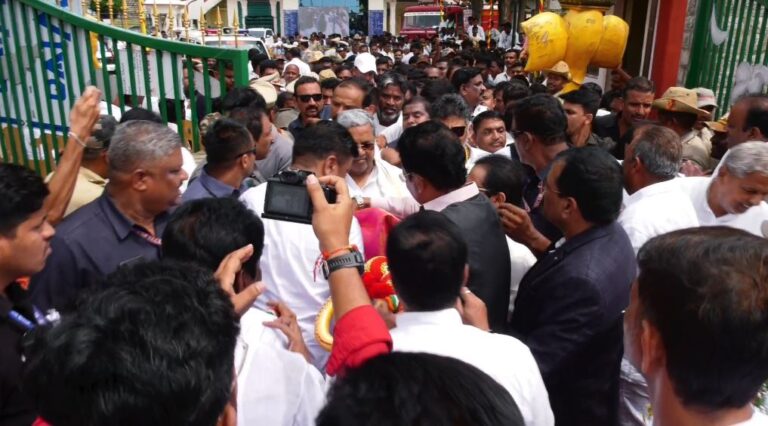 ಬಾಗಿನ ಅರ್ಪಣೆ: ಶಾಸಕ-ಅಧಿಕಾರಿಗಳ ಮಧ್ಯೆ ವಾಗ್ವಾದ