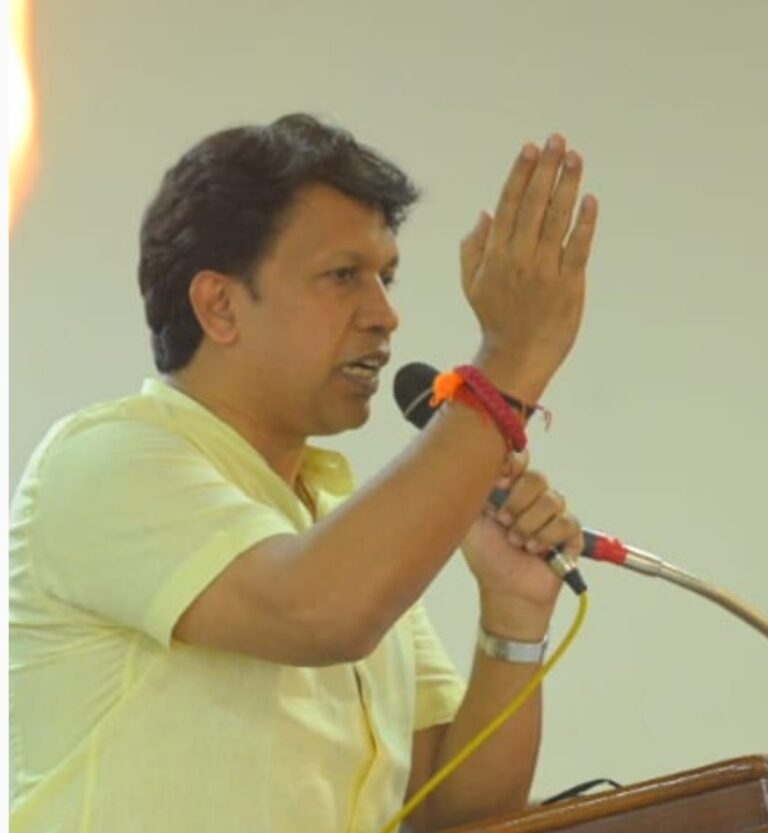 ವಕ್ಫ್‌ಗೆ ಪ್ರೀತಿ ತೋರಿ, ರೈತರು, ಜನರನ್ನು ಕಾಂಗ್ರೆಸ್ ಬೀದಿಗೆ ತಂದಿದೆ