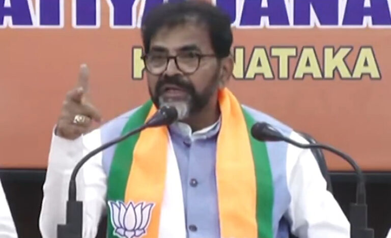 ಖರ್ಗೆ ಕುಟುಂಬ ಅವಕಾಶ ಕಿತ್ತುಕೊಂಡಿದೆ: ಛಲವಾದಿ ನಾರಾಯಣಸ್ವಾಮಿ ಆರೋಪ