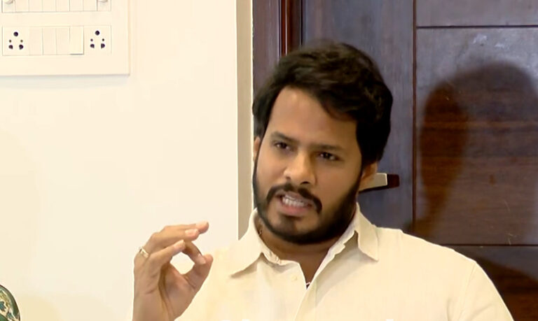 ಪ್ರಚಾರ ಜಾಸ್ತಿ, ಕೆಲಸ ಕಮ್ಮಿ, ಇದು ಸರ್ಕಾರದ ನೀತಿ!