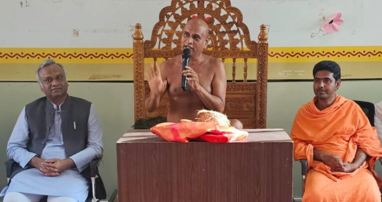 ಶ್ರದ್ದಾ ಭಕ್ತಿಗಳನ್ನು ಪರಸ್ಪರ ಗೌರವಿಸುವುದರಲ್ಲಿ ಬದುಕಿನ ನಿಜಾರ್ಥವಿದೆ