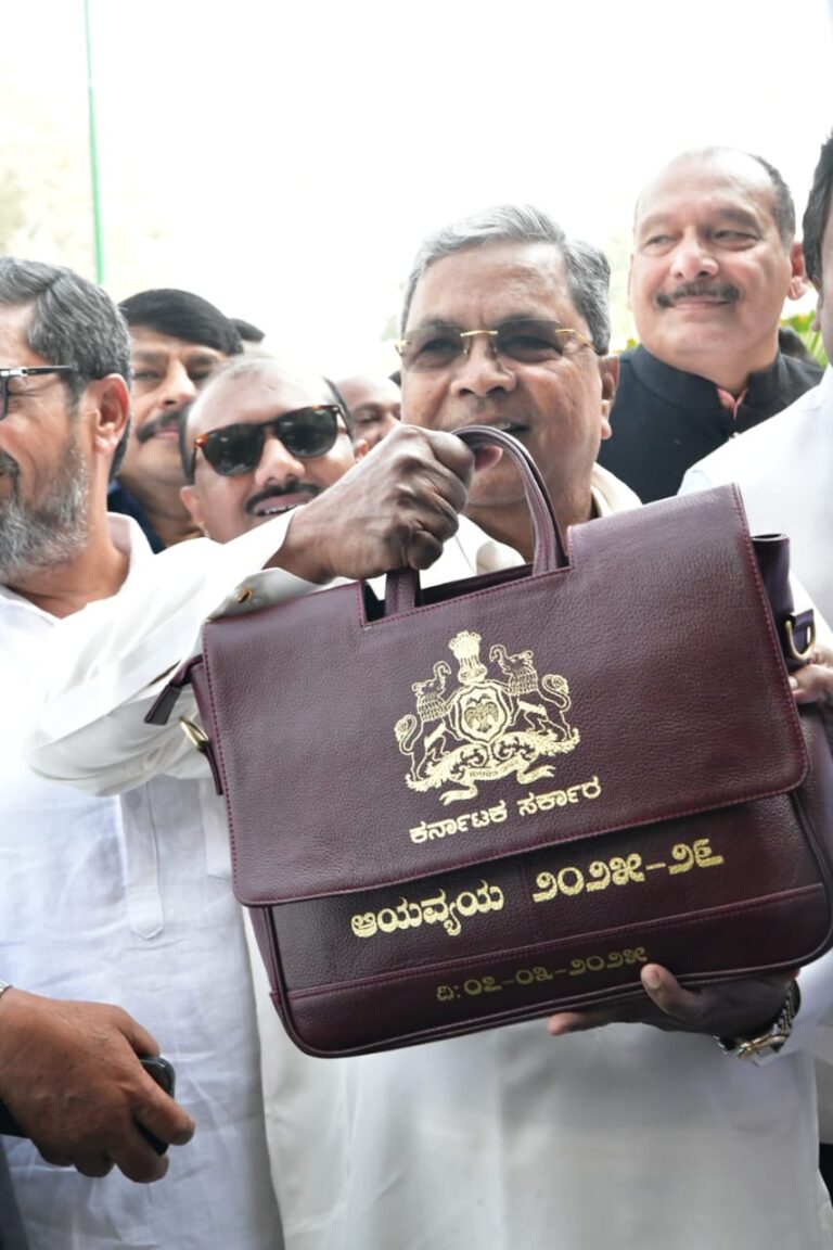 ಸಿಎಂ ಸಿದ್ದರಾಮಯ್ಯ ದಾಖಲೆಯ 16ನೇ ಬಜೆಟ್ ಮಂಡನೆ