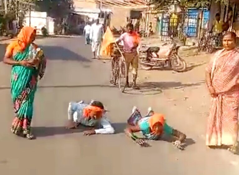 ದೀಡ್ ನಮಸ್ಕಾರದೊಂದಿಗೆ 600 ಕಿ.ಮೀ. ಕ್ರಮಿಸುತ್ತಿರುವ ಭಕ್ತರು