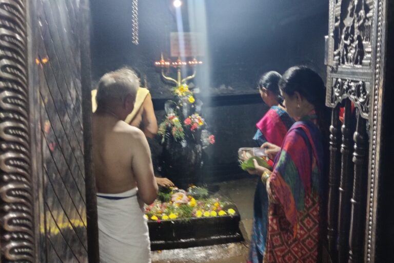 ರೇಣುಕಾಸ್ವಾಮಿ ಕುಟುಂಬ ಗೋಕರ್ಣಕ್ಕೆ ಭೆಟ್ಟಿ