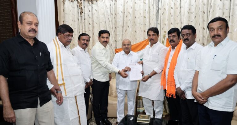 18 ಶಾಸಕರ ಅಮಾನತು ರದ್ದುಪಡಿಸುವಂತೆ ರಾಜ್ಯಪಾಲರಿಗೆ ಬಿಜೆಪಿ ನಿಯೋಗ ಮನವಿ