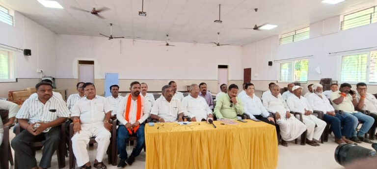 ಸ್ವಾಮಿಜಿಗಳಿಗೆ ಬೆಂಬಲ ಸೂಚಿಸಿದ ಅವಳಿ ತಾಲೂಕು ಪಂಚಮಸಾಲಿ ಮುಖಂಡರು