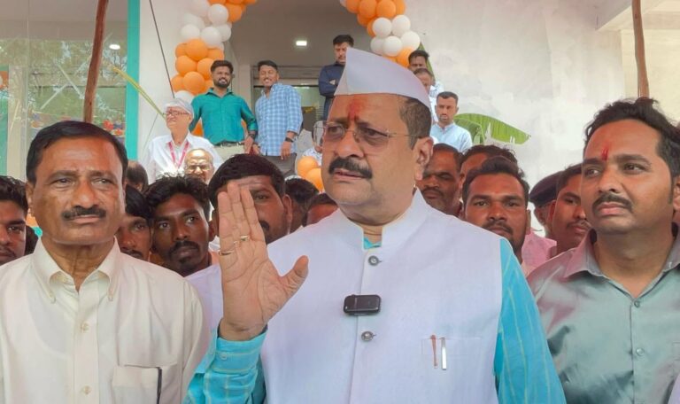 ದೇಶದ್ರೋಹಿ ಹೇಳಿಕೆ: ನಾಗರಿಕರಿಂದಲೇ ಶಿಕ್ಷೆ