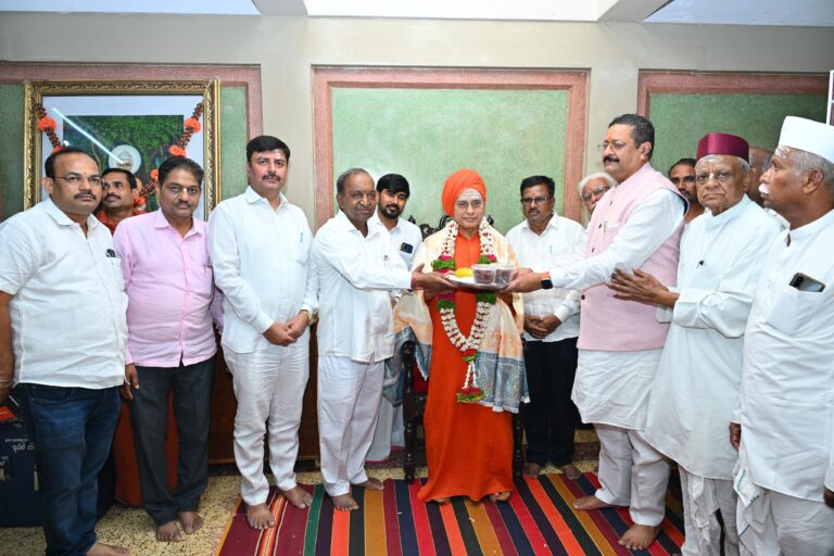 ಪೂಜ್ಯರನ್ನು ರಾಜಕೀಯವಾಗಿ ಬಳಸಿಕೊಳ್ಳುವ ಸಂಸ್ಕೃತಿ ನನ್ನದಲ್ಲ