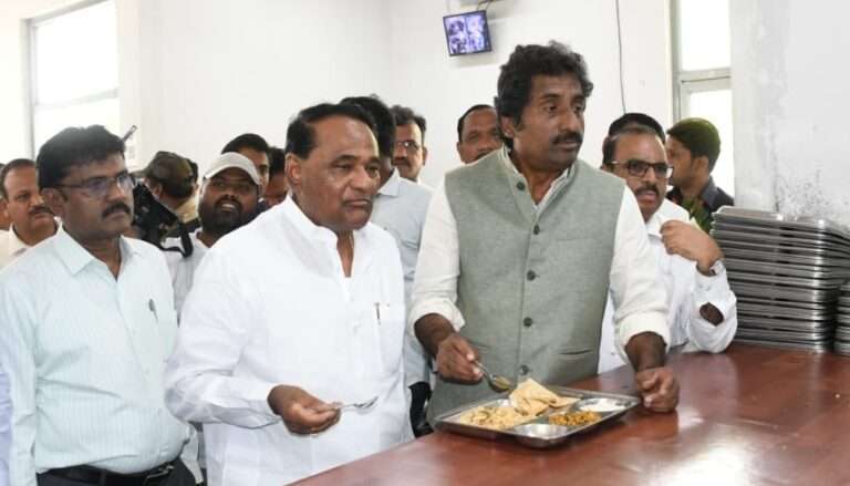 ಸಚಿವ‌ ರಹೀಂ ಖಾನ್ ಅವರಿಂದ ಇಂದಿರಾ ಕ್ಯಾಂಟೀನ್ ವೀಕ್ಷಣೆ