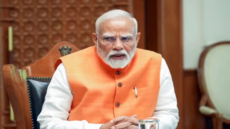 ರಾತ್ರಿ ಇಡೀ ಸೇನಾ ಮುಖ್ಯಸ್ಥರೊಂದಿಗೆ ಮೋದಿ