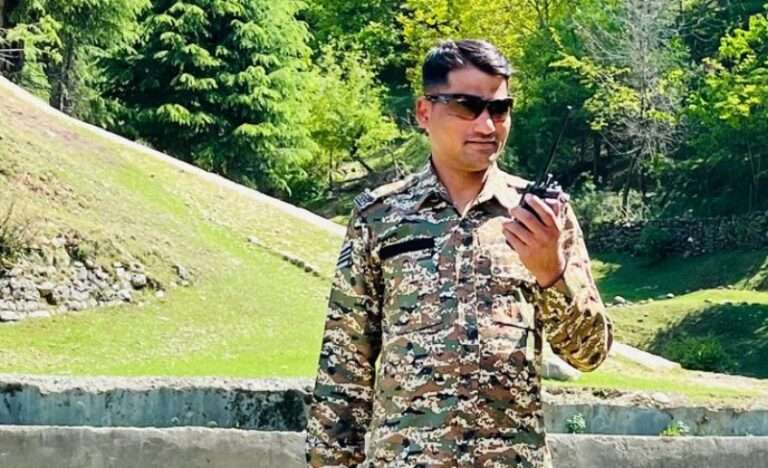 ರಜೆ ಮೇಲೆ ಬಂದಿದ್ದ ಸೈನಿಕ ತುರ್ತು ಕರ್ತವ್ಯಕ್ಕೆ ಮರಳಿದ