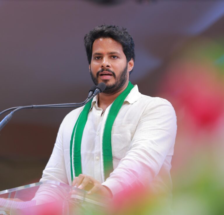 ನಿಷ್ಠಾವಂತ ಅಧಿಕಾರಿಗಳಿಗೆ ಕಾಂಗ್ರೆಸ್ ಸರ್ಕಾರದಲ್ಲಿ ಬೆಲೆ ಇಲ್ಲ