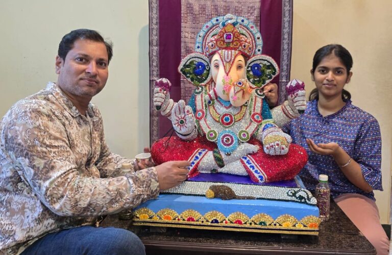 ಹುಬ್ಬಳ್ಳಿ: 6 ಲಕ್ಷ ರೂ. ವೆಚ್ಚದಲ್ಲಿ ಡೈಮಂಡ್ ಗಣಪತಿ