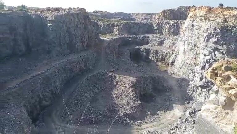 ರಾಯಚೂರು ಕಲ್ಲುಗಣಿಗಾರಿಕೆ:  ಸುಮೋಟೊ ಕೇಸ್ ದಾಖಲು