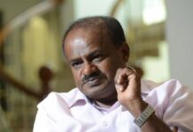 “ರಾಜಕೀಯಕ್ಕೆ ಕಾಷಾಯದ ಲೇಪ ಬೇಡ”: ಸ್ವಾಮೀಜಿಗಳಿಗೆ ಎಚ್ಡಿಕೆ ಖಡಕ್ ‘ಕ್ಲಾಸ್’!