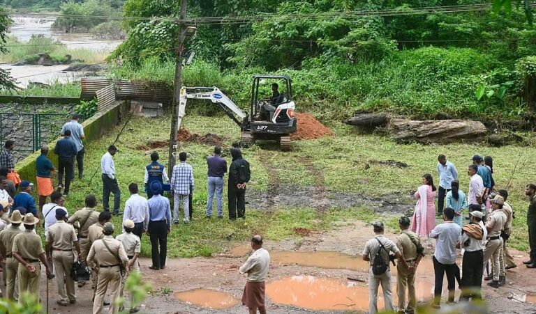 Dharmasthala Mass Burial: 13ನೇ ಸ್ಥಳದ ರಹಸ್ಯ ಬಯಲು, ಸಿಕ್ಕಿದ್ದಾದರೂ ಏನು?