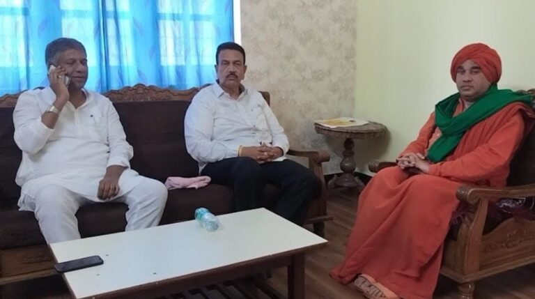 ಕೂಡಲಸಂಗಮದಲ್ಲೇ ಮೂಲಪೀಠ, ಭಕ್ತರು ಬಯಸಿದ ಕಡೆ ಶಾಖಾಮಠ ಕೂಡಲಸಂಗಮದಲ್ಲೇ ಮೂಲಪೀಠ, ಭಕ್ತರು ಬಯಸಿದ ಕಡೆ ಶಾಖಾಮಠ