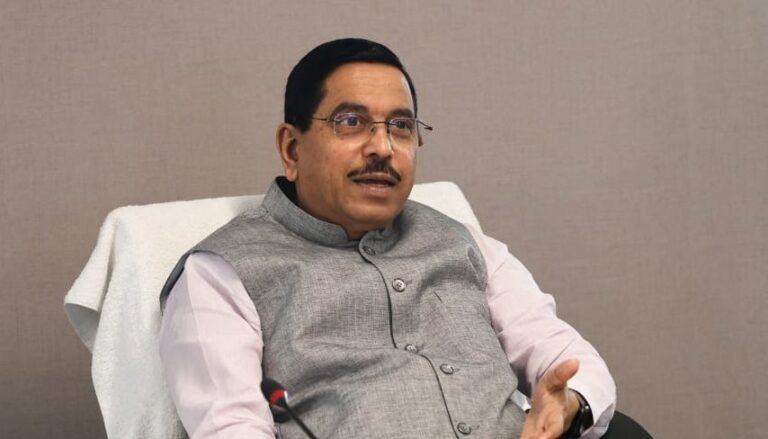 ಅಧಿವೇಶನ ಇದ್ದಾಗಲೆಲ್ಲ ರಾಹುಲ್ ವಿದೇಶದಲ್ಲೇ ಇರ್ತಾರೆ