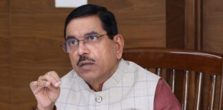 ಮಹಿಳೆಯರ ಬಗ್ಗೆ ಸಿಎಂಗೆ ಗೌರವವೇ ಇಲ್ಲ, `ಅವಳಿವಳು’ ಅನ್ತಾರೆ