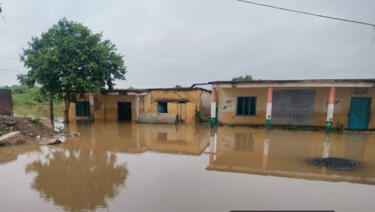 ಕಲಬುರಗಿ: ಅಫಜಲಪುರನಲ್ಲಿ ನಿರಂತರ ಮಳೆ, ಶಾಲೆಗೆ ರಜೆ