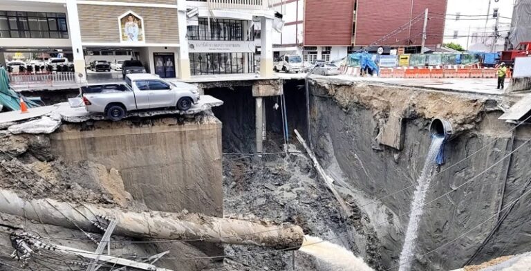 ಬ್ಯಾಂಕಾಕ್ ರಸ್ತೆ ಕುಸಿತ: ವೈರಲ್ ಆದ ವಿಡಿಯೋ