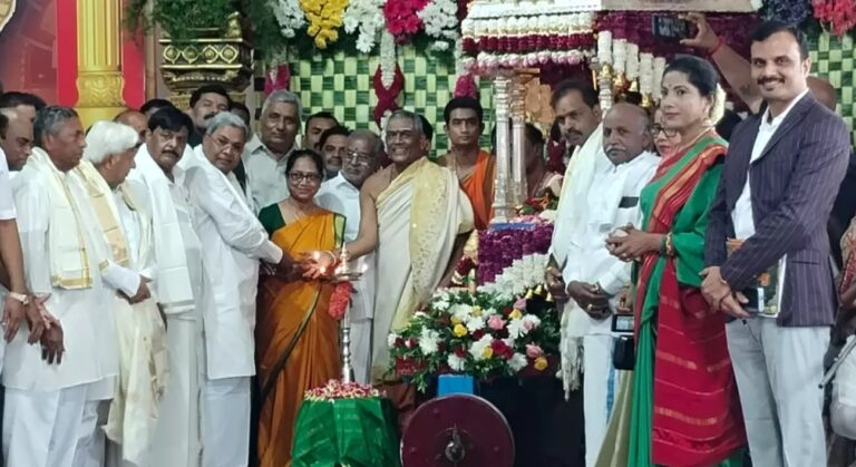 ಮೈಸೂರು: ನಾಡಹಬ್ಬ ದಸರಾ ಉದ್ಘಾಟಿಸಿದ ಸಾಹಿತಿ ಬಾನು ಮುಷ್ತಾಕ್