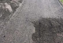 ಕೋಲಾರ: ಇದೆಂಥ ಕಾಮಗಾರಿ, 2 ತಿಂಗಳಿನಲ್ಲಿ ಕಿತ್ತು ಬಂದ ರಸ್ತೆ!