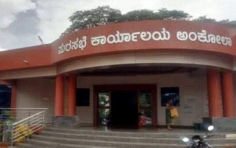 ಅಂಕೋಲಾ: ಪುರಸಭೆ ಮುಖ್ಯಾಧಿಕಾರಿ, ಜ್ಯೂನಿಯರ್ ಇಂಜೀನಿಯರ ಅಮಾನತು