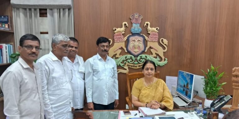 ದಾಂಡೇಲಿ: ತಿರಸ್ಕರಿಸಿದ ಅರಣ್ಯ ಕೃಷಿ ಭೂಮಿ ಅರ್ಜಿಗಳ ಮರುಪರಿಶೀಲನೆ ದಾಂಡೇಲಿ: ತಿರಸ್ಕರಿಸಿದ ಅರಣ್ಯ ಕೃಷಿ ಭೂಮಿ ಅರ್ಜಿಗಳ ಮರುಪರಿಶೀಲನೆ