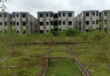 ದಾಂಡೇಲಿ: ಬಡವರಿಂದ ಸೂರಿಗಾಗಿ ಹಣ ಪಡೆದು ಮನೆ ನೀಡದೆ ವಂಚನೆ