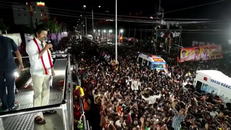 ಕಾಲ್ತುಳಿತ ದುರಂತ ಪ್ರಕರಣ ಸಿಬಿಐ ತನಿಖೆಗೆ ಸುಪ್ರೀಂ ಕೋರ್ಟ್ ಆದೇಶ ಕಾಲ್ತುಳಿತ ದುರಂತ ಪ್ರಕರಣ ಸಿಬಿಐ ತನಿಖೆಗೆ ಸುಪ್ರೀಂ ಕೋರ್ಟ್ ಆದೇಶ