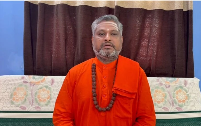 ರಮೇಶ್ ಕತ್ತಿ ವಿರುದ್ಧ ಕಾನೂನು ಕ್ರಮಕ್ಕೆ ವಾಲ್ಮೀಕಿ ಶ್ರೀಗಳ ಆಗ್ರಹ