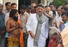 ಸಿಎಂ ಆಗಿ ಎಂದು ಡಿಸಿಎಂಗೆ ನಾಗಾಸಾಧುಗಳ ಆಶೀರ್ವಾದ