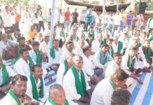 ಹಾವೇರಿಯಲ್ಲಿ ಮುಂದುವರಿದ ಕಬ್ಬು ಹೋರಾಟ – ಸಂಧಾನ ಸಭೆ