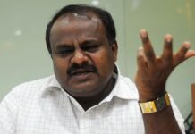 ಮಠಾಧೀಶರ ಕೆಲಸ ಧರ್ಮ ರಕ್ಷಣೆ ಮಾಡುವುದು, ರಾಜಕೀಯ ಏನಕ್ಕೆ?