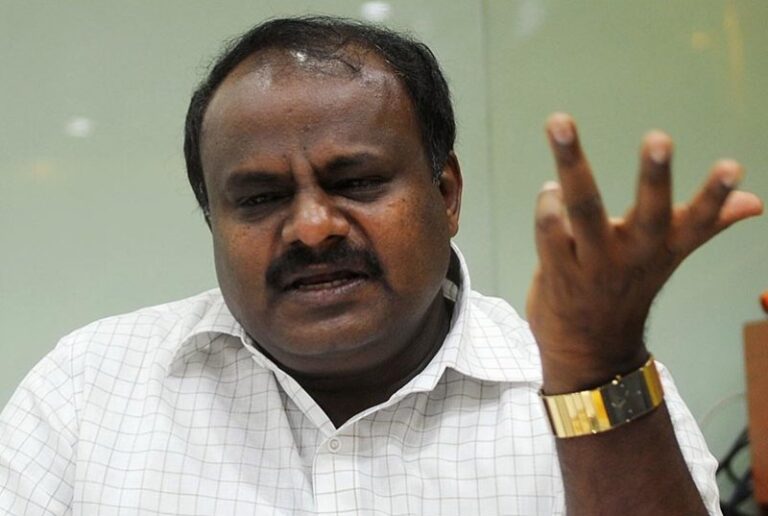 ಮಠಾಧೀಶರ ಕೆಲಸ ಧರ್ಮ ರಕ್ಷಣೆ ಮಾಡುವುದು, ರಾಜಕೀಯ ಏನಕ್ಕೆ?